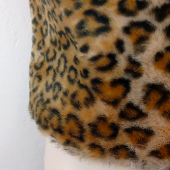 Vintage 90's Cheetah Faux Fur Backless Crop Tank ... Need We Say More ... - Picture 2 of 8
